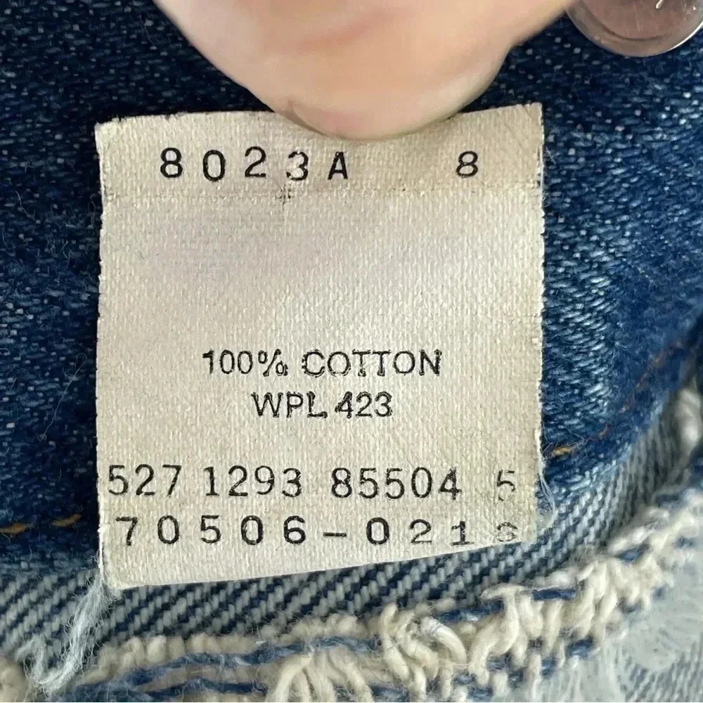 Vintage 1993 Levis Jean Jacket pocket details 8658